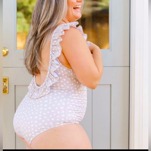 Imagine Perry One Piece Swimsuit Size Large - Picture 1 of 10